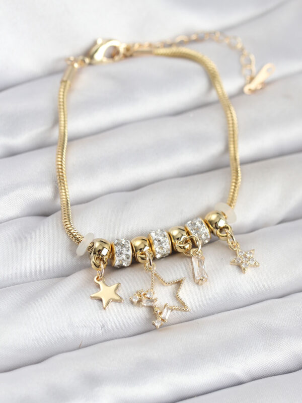 Gold Renk Yıldız Model Charmlı Bileklik