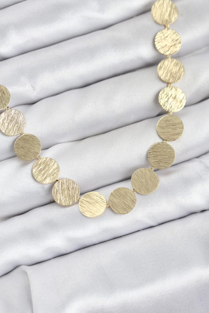 Yuvarlak Plaka Model Gold Renk Kolye