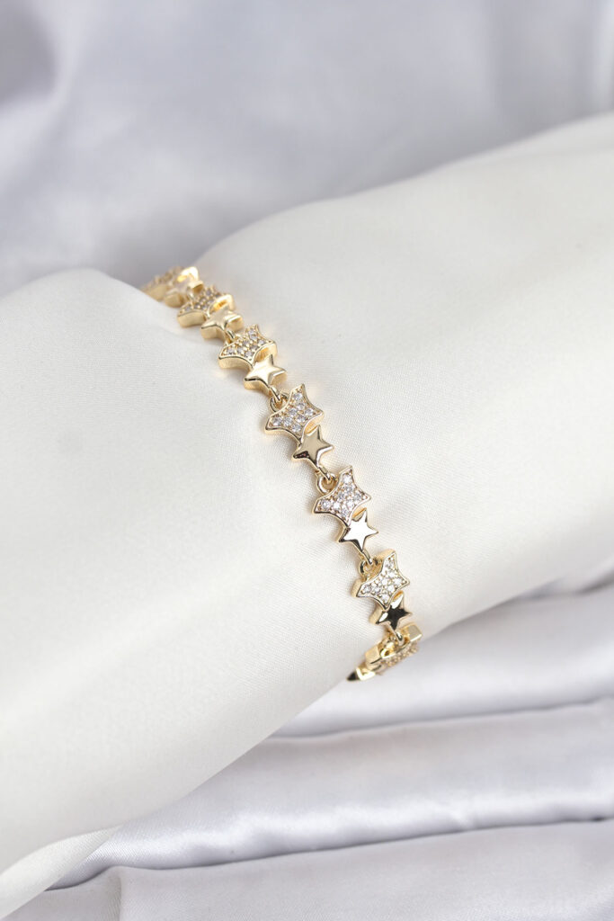 Gold Renk VIP Seri Yıldız Model Zirkon Taşlı Bileklik