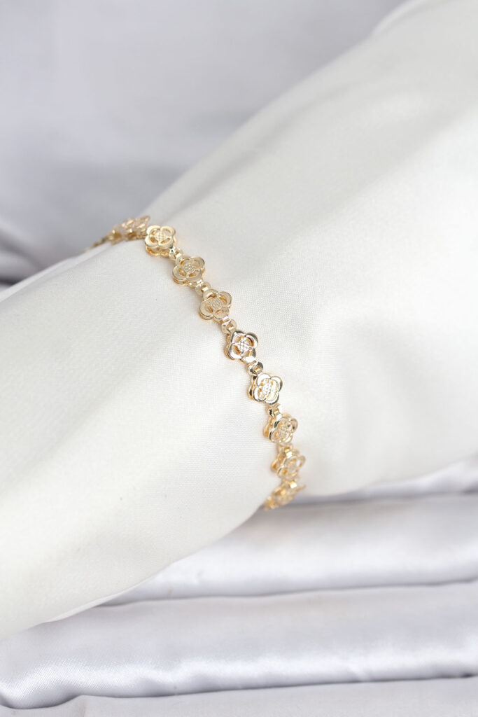 Gold Renk Yonca Model Bileklik