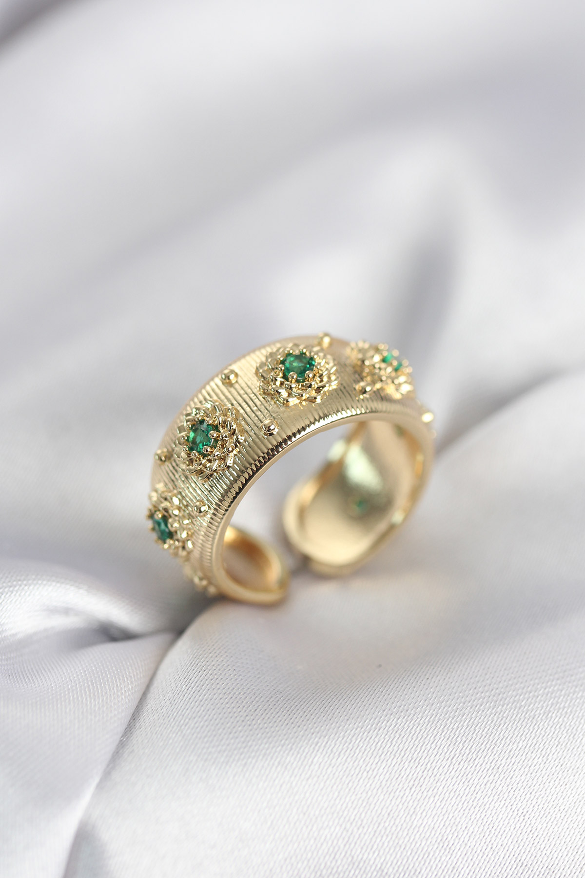 Yeşil Zirkon Taşlı Gold Renk Vintage Yüzük