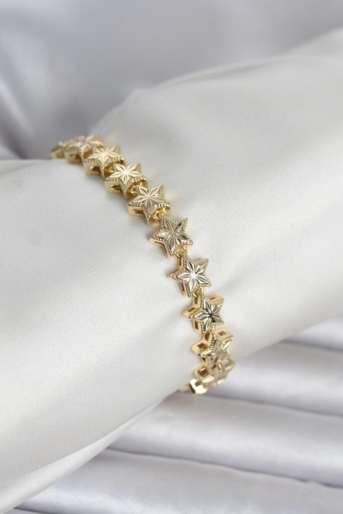 Gold Renk Yıldız Model Bileklik