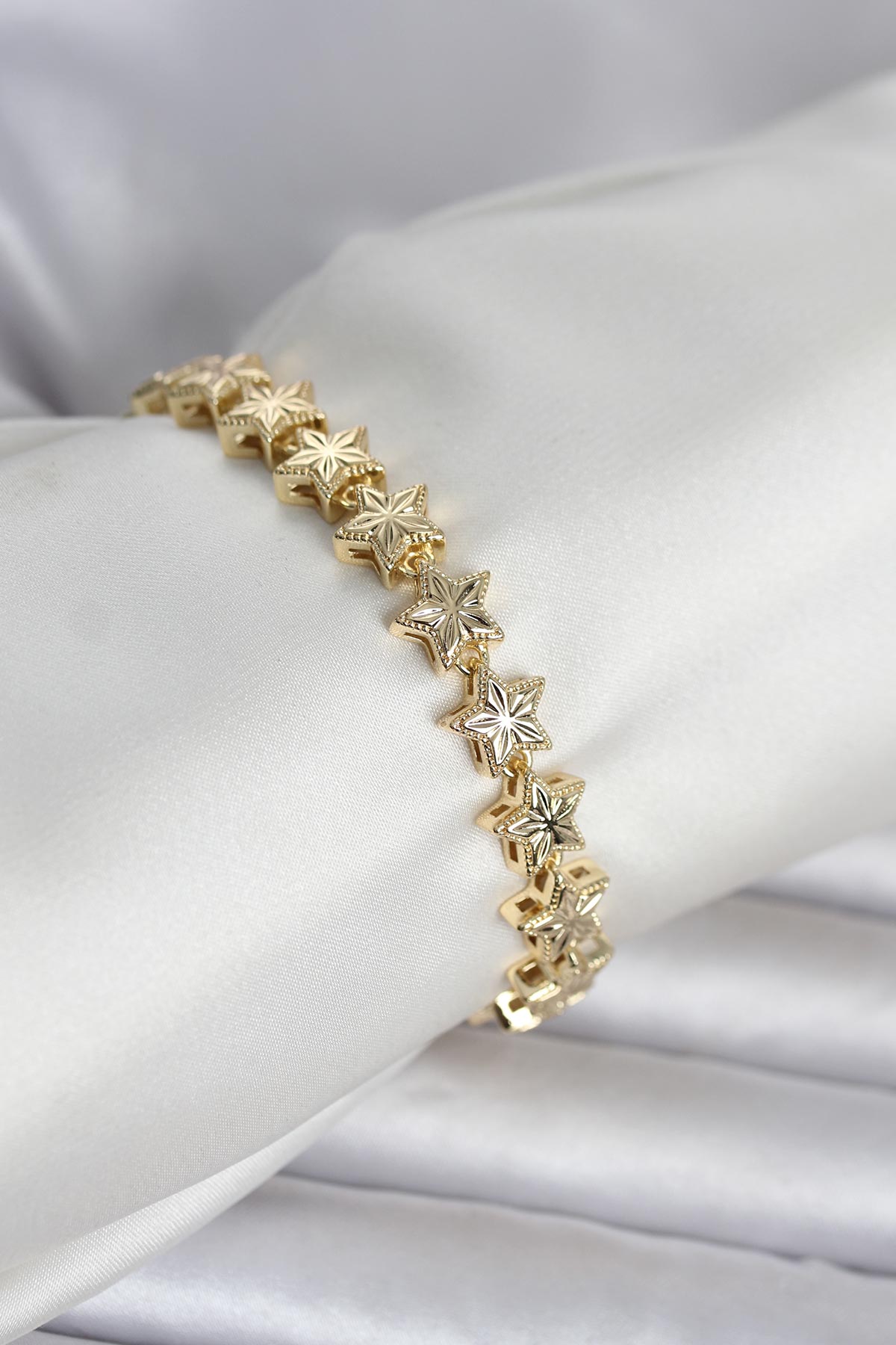 Gold Renk Yıldız Model Bileklik