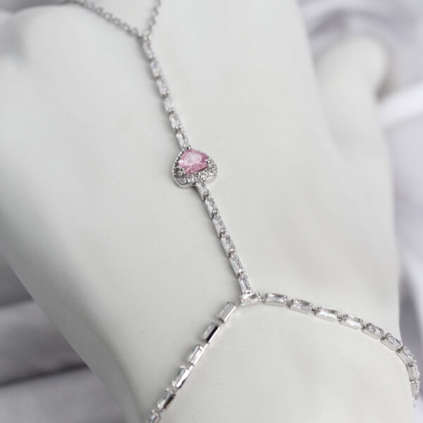 Gümüş Renk Zirkon Taşlı Pembe Kalp Model Şahmeran