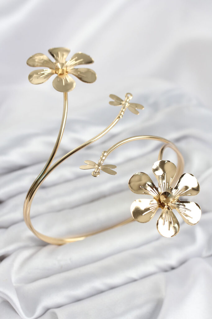 Pazu Bileklik Gold Renk Çiçek Model
