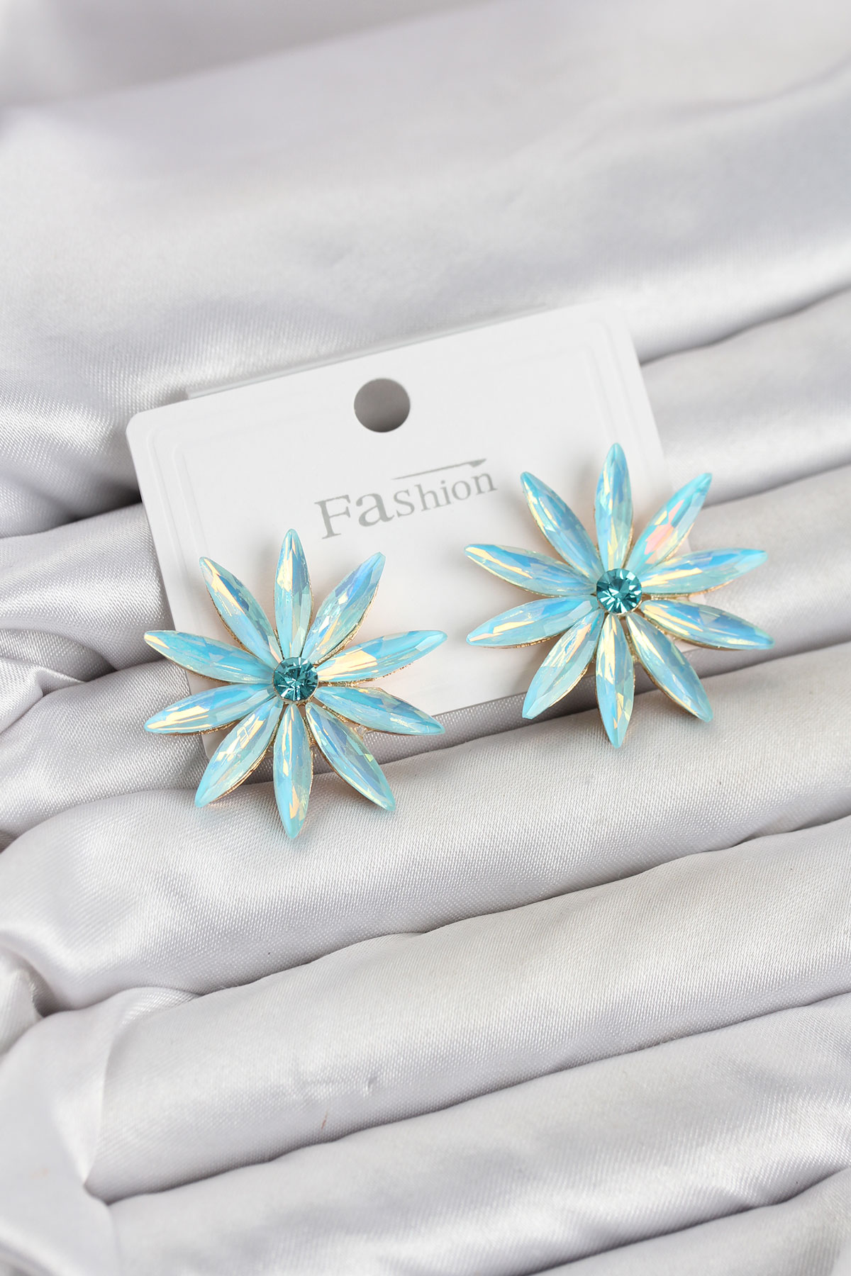 Buz Mavisi Kristal Taşlı Lotus Model Küpe