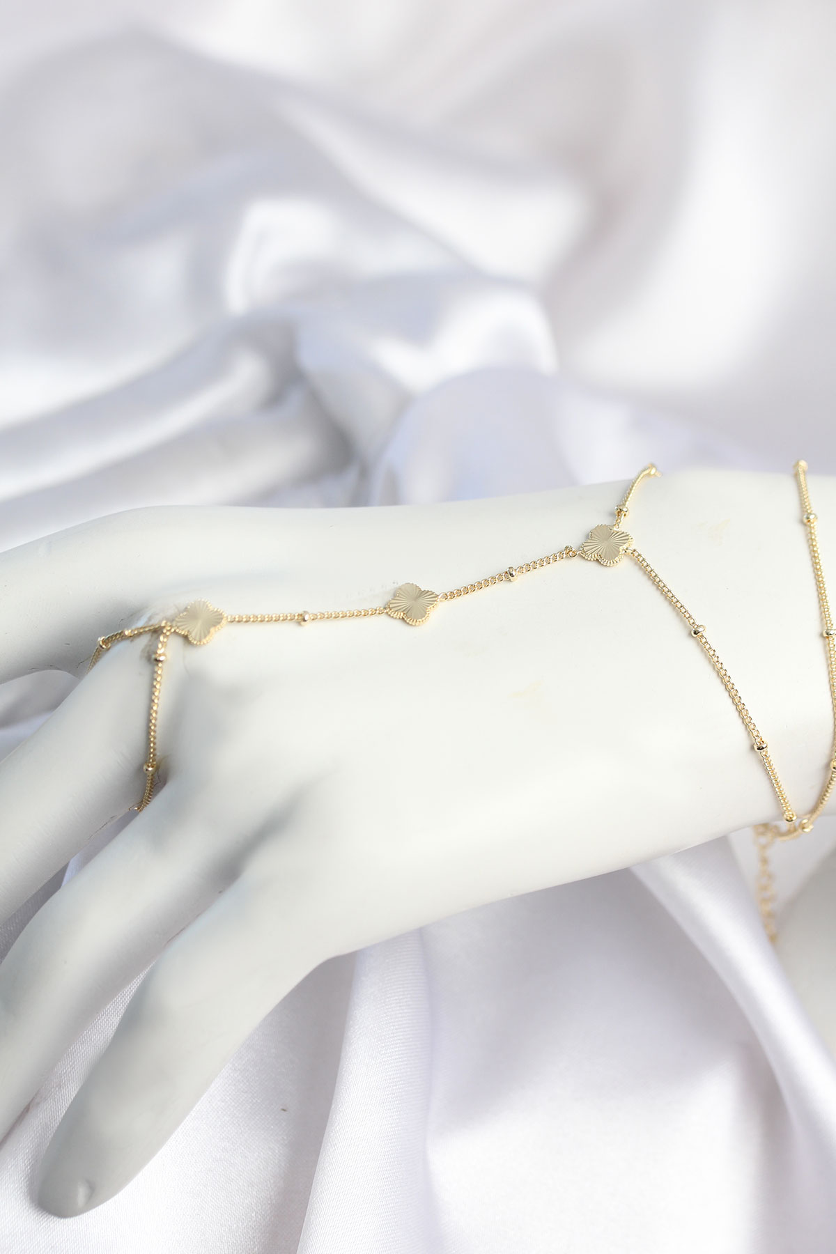 Gold Renk Yonca Model Şahmeran