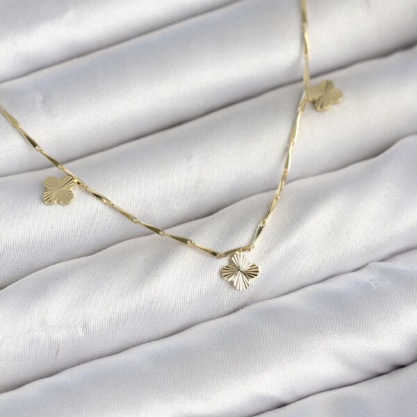 Minimal Gold Renk Yonca Model Kolye