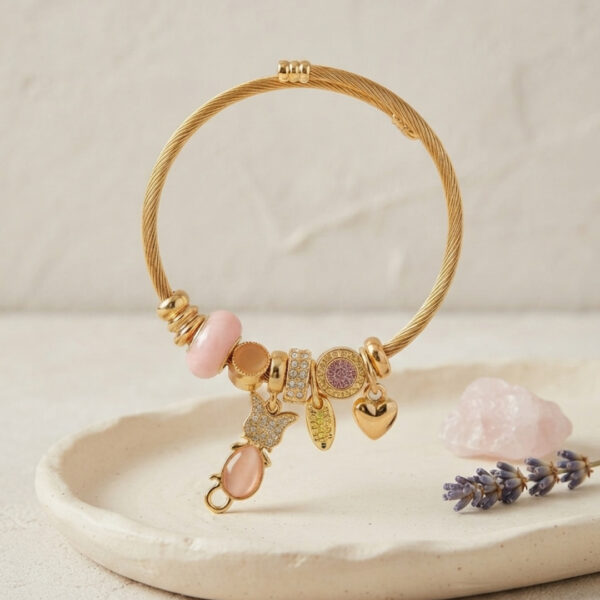 Pembe Kedi Model Gold Renk Charmlı Bileklik