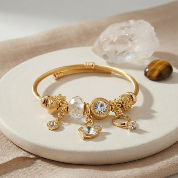 Swan Model Gold Renk Beyaz Charmlı Bileklik