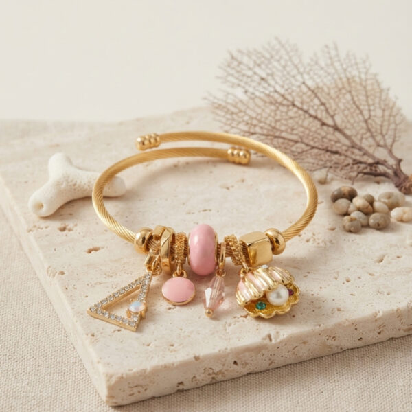 Pembe Deniz Kabuğu Model Gold Renk Charmlı Bileklik