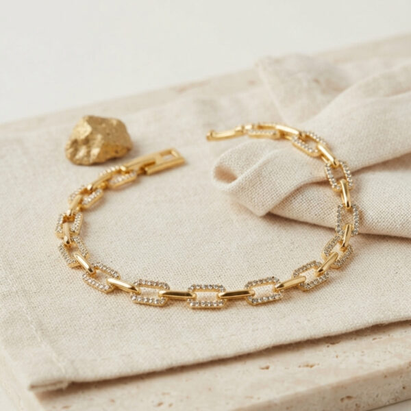 Gold Renk Sıralı Kare Model Zirkon Taşlı Bileklik