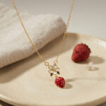 Çelik Zincir Gold Renk Çilek Model Kolye