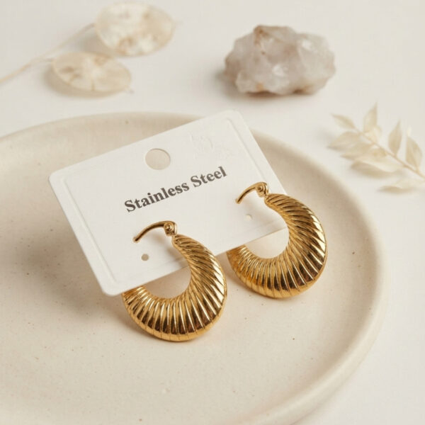 Çelik Gold Renk Halka Model Küpe