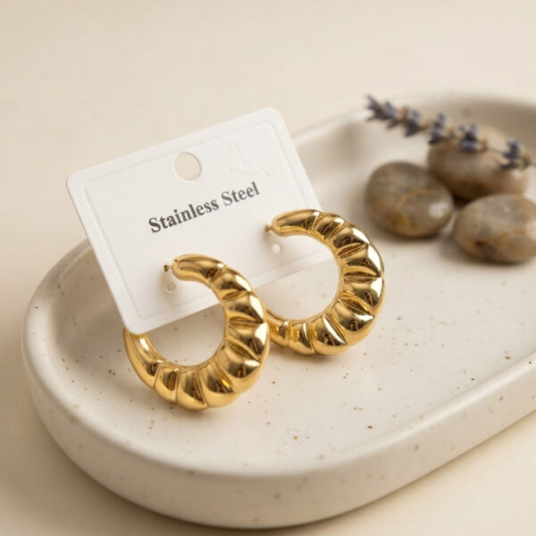 Çelik Gold Renk Retro Model Kalın Gövdeli Küpe