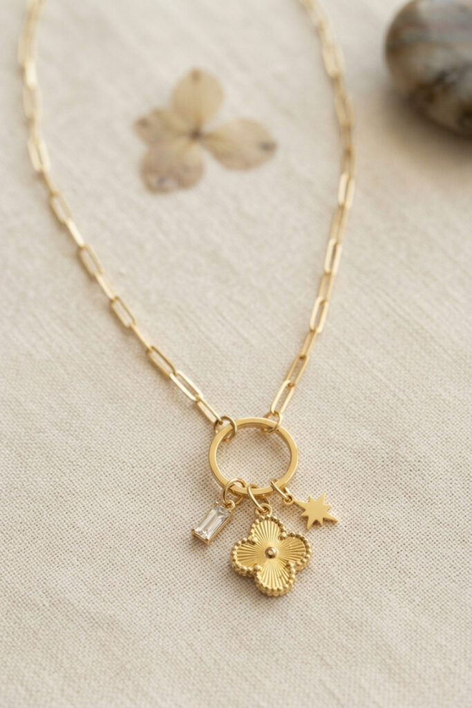 Gold Renk Ataç Zincir Yonca Model Kolye