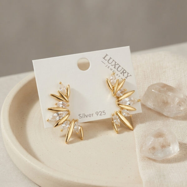 Gold Renk Zirkon Taşlı Saçak Model Vintage Küpe