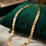 Plaka Model Gold Renk Kolye