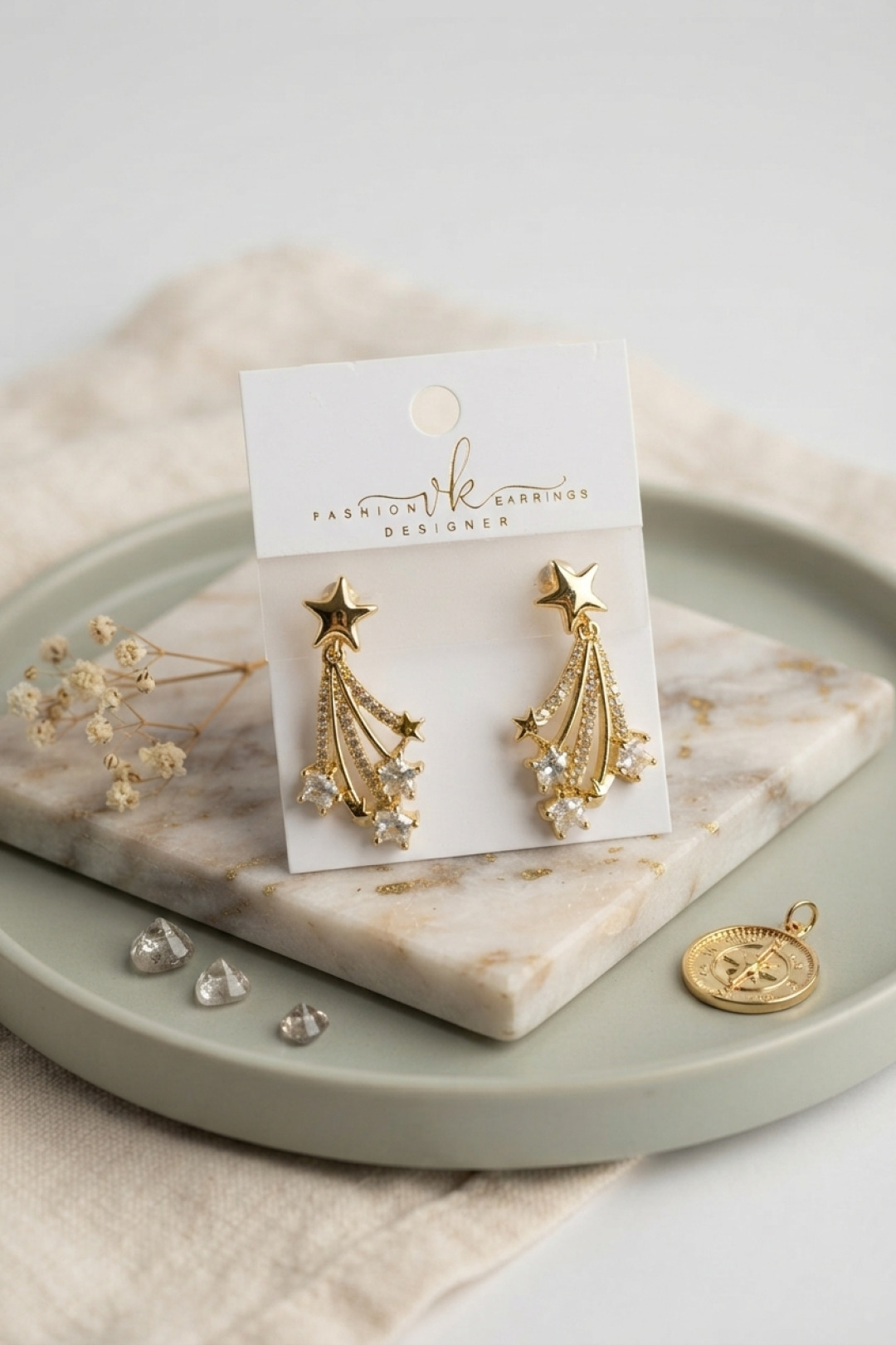 Gold Renk Zirkon Taşlı Halley Model Küpe