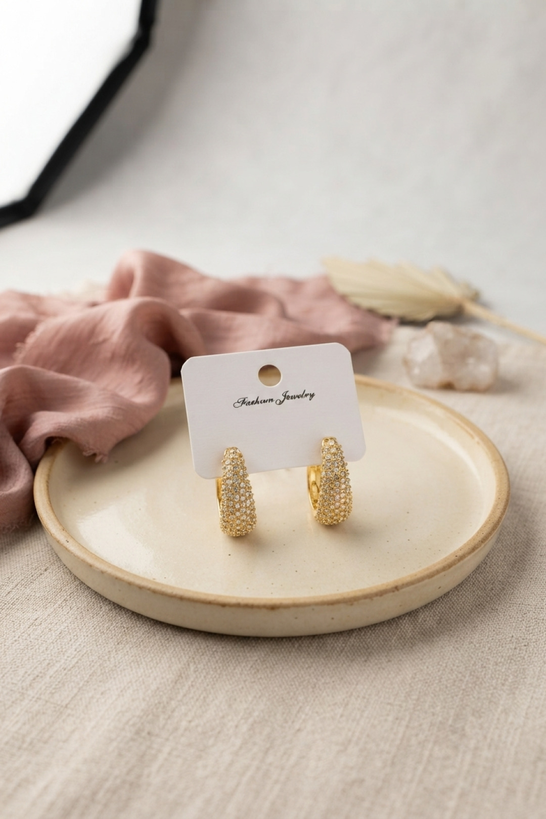 Gold Renk Zirkon Taşlı Damla Halka Model Küpe