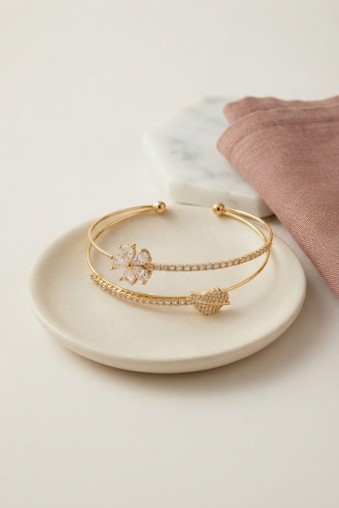 Gold Renk Zirkon Taşlı Çiçek Model Bileklik
