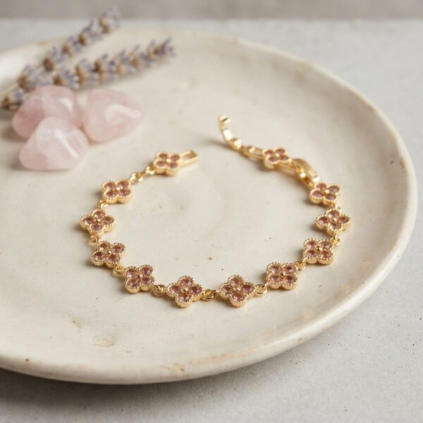 Gold Renk Pembe Zirkon Taşlı Yonca Model Bileklik