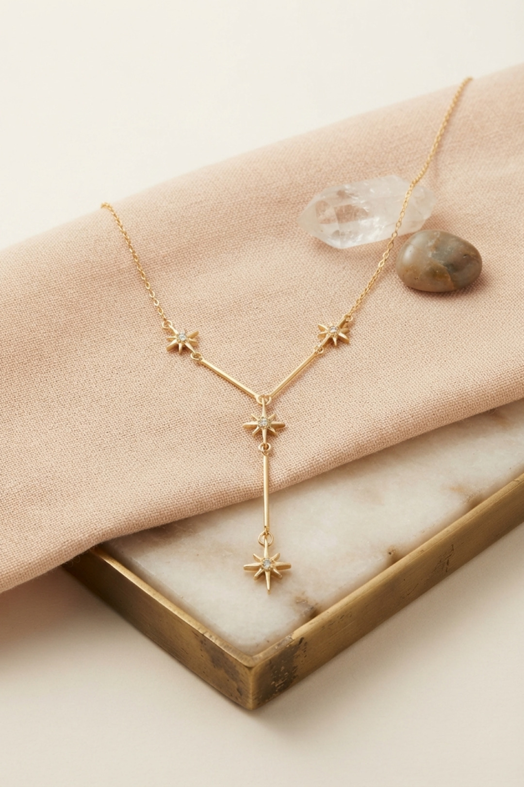 Gold Renk Zirkon Taşlı Kutup Yıldızı Model Kolye