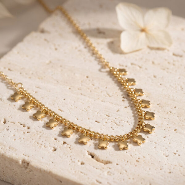 Gold Yonca Model Kolye