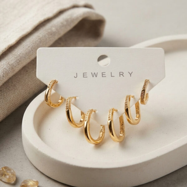 Gold Renk Zirkon Taşlı İnce Kare Halka Model Küpe Seti