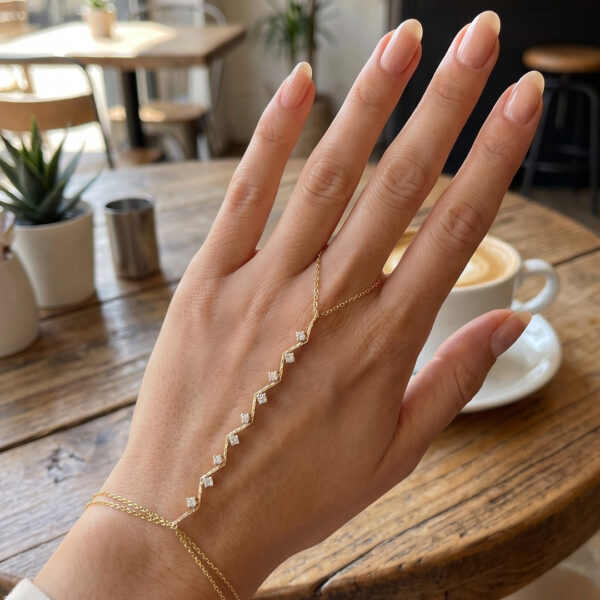 Gold Renk Sarmaşık Model Zirkon Taşlı Şahmeran