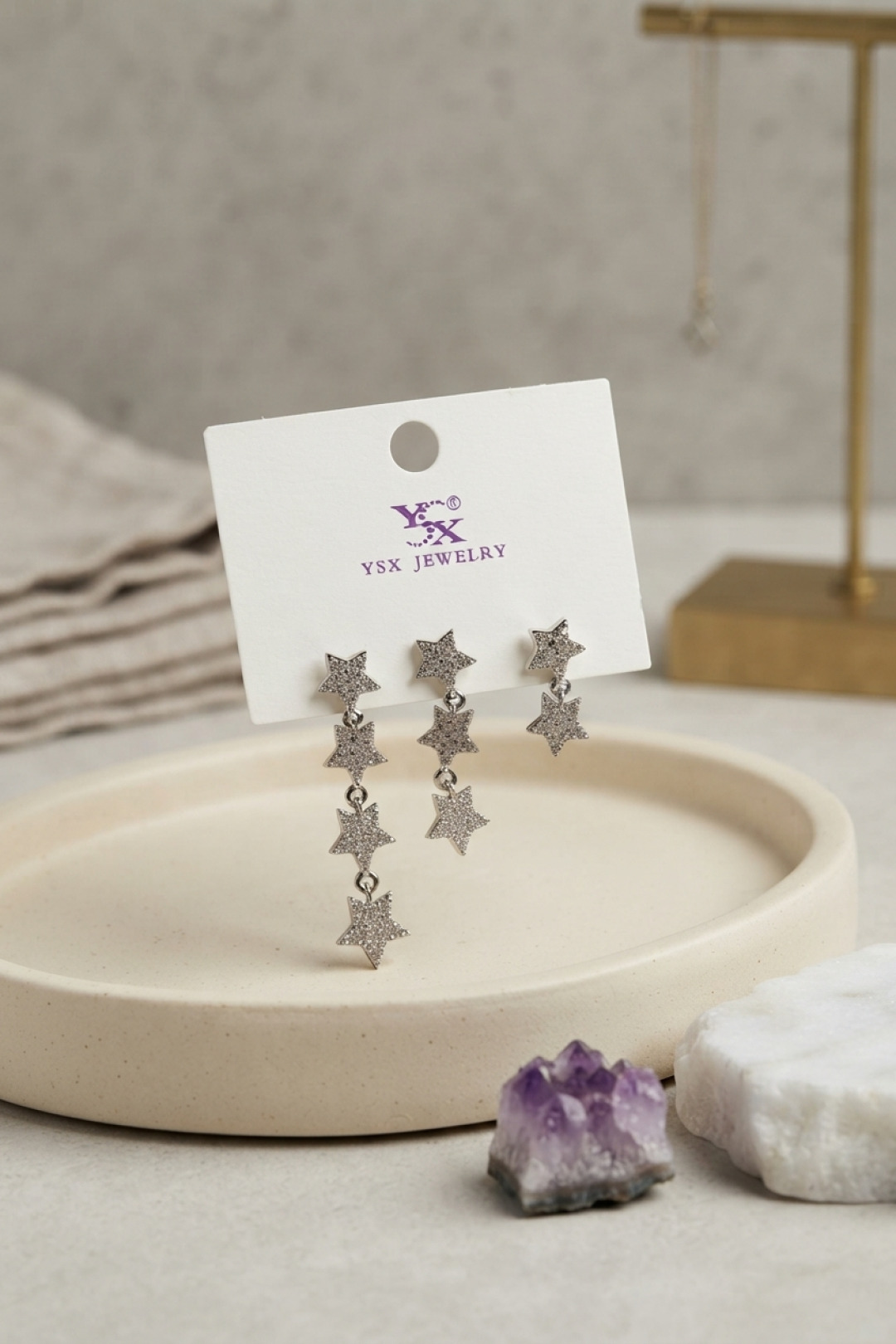 Gümüş Renk Zirkon Taşlı Sallantılı Yıldız Model Küpe Seti