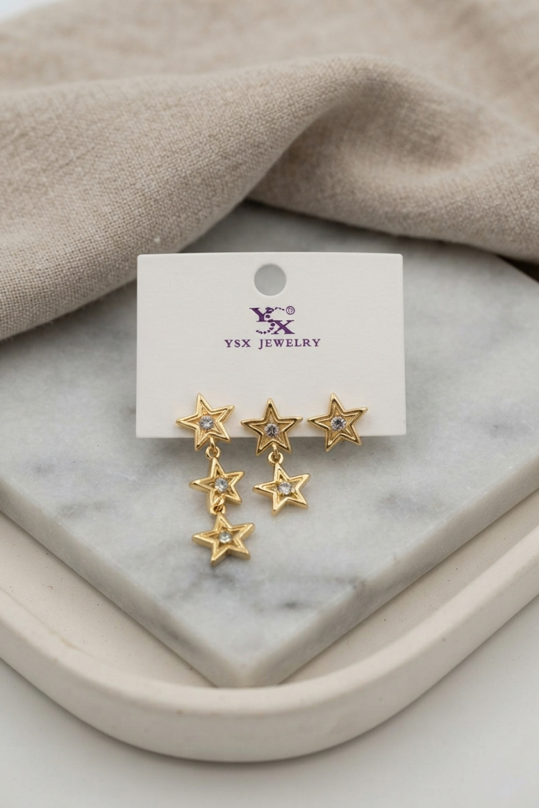 Gold Renk Yıldız Model Sallantılı Küpe Seti