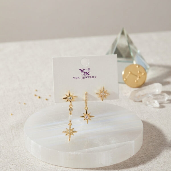 Gold Renk Zirkon Taşlı Kutup Yıldızı Model Küpe Seti