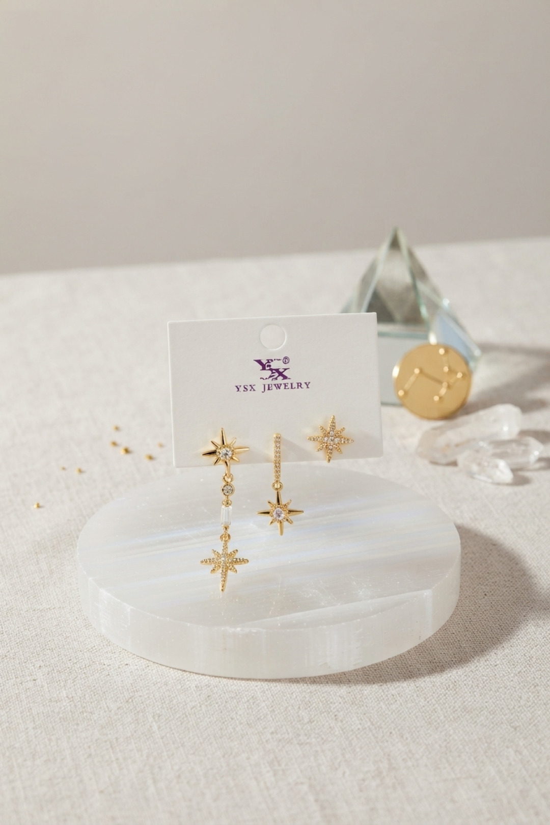 Gold Renk Zirkon Taşlı Kutup Yıldızı Model Küpe Seti