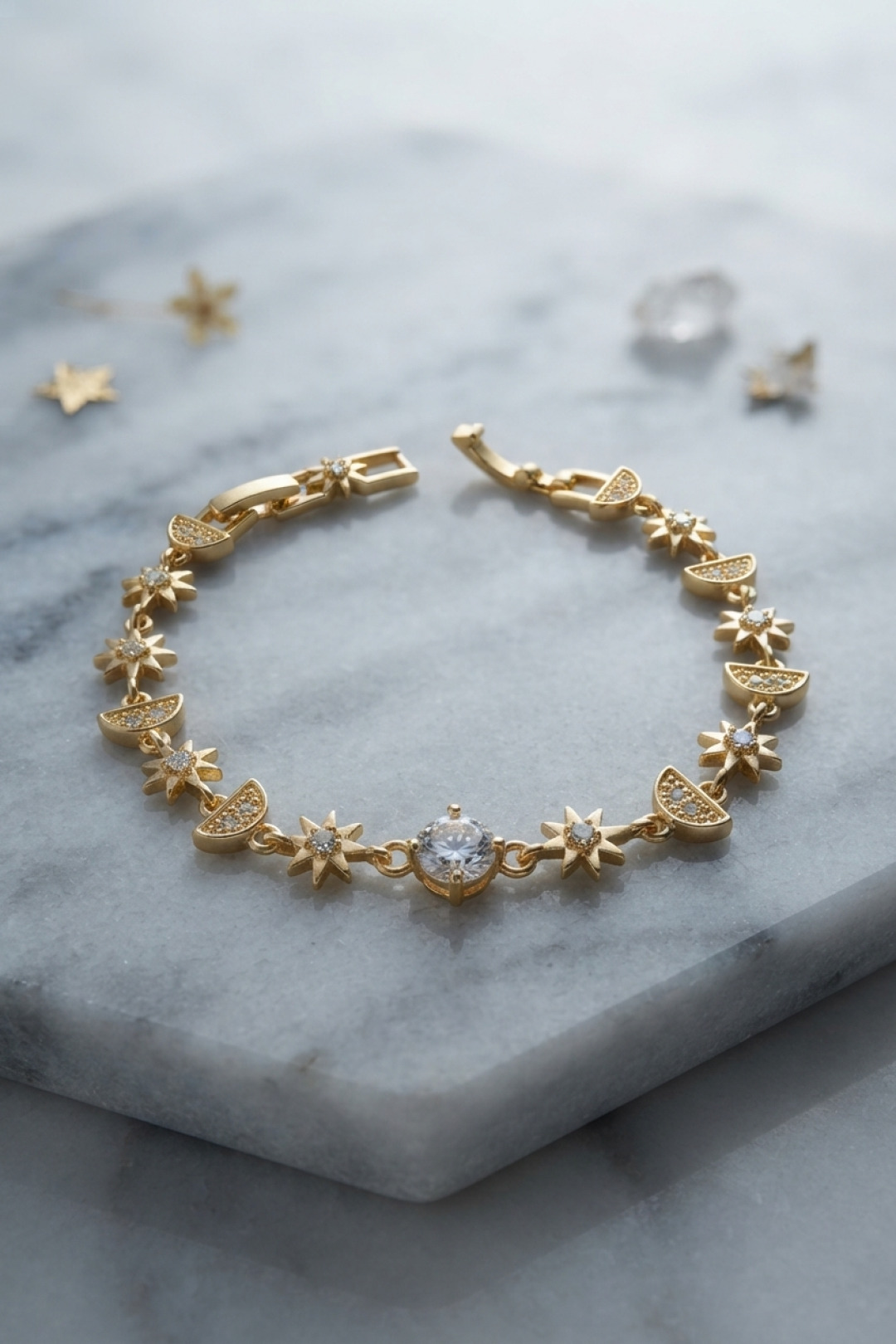 Gold Renk Celestial Yıldız ve Hilal Model Bileklik