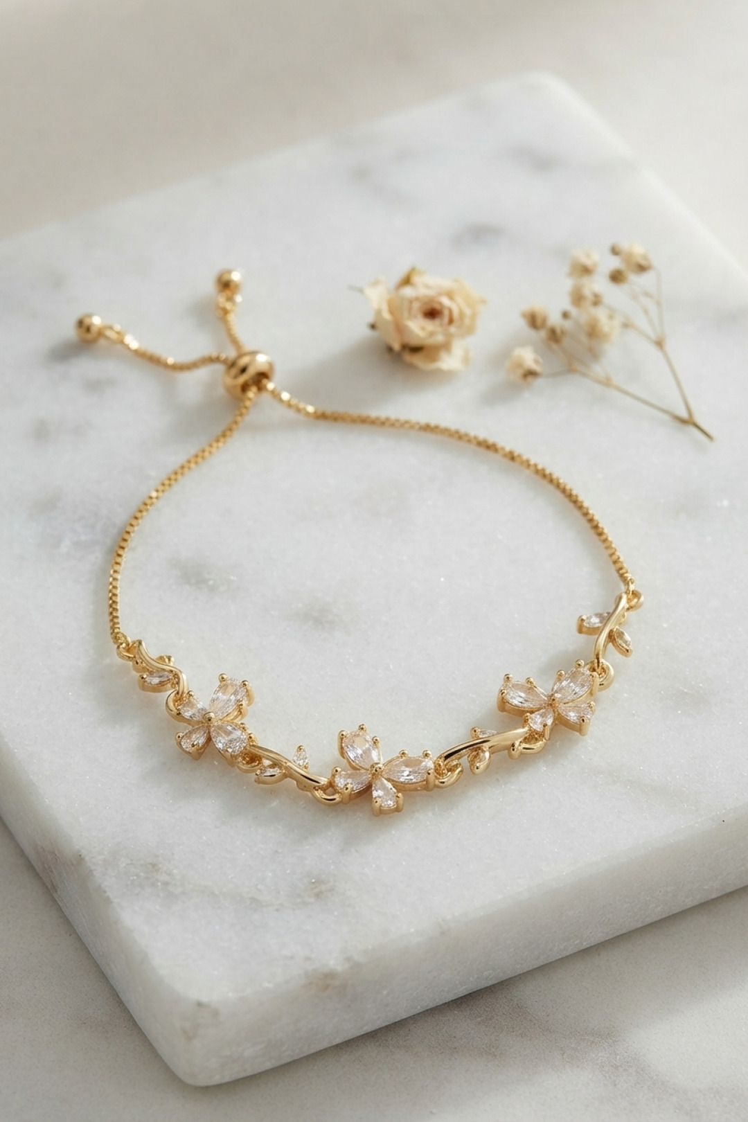 Sarmaşık Çiçek Model Gold Renk Zirkon Taşlı Asansörlü Bileklik