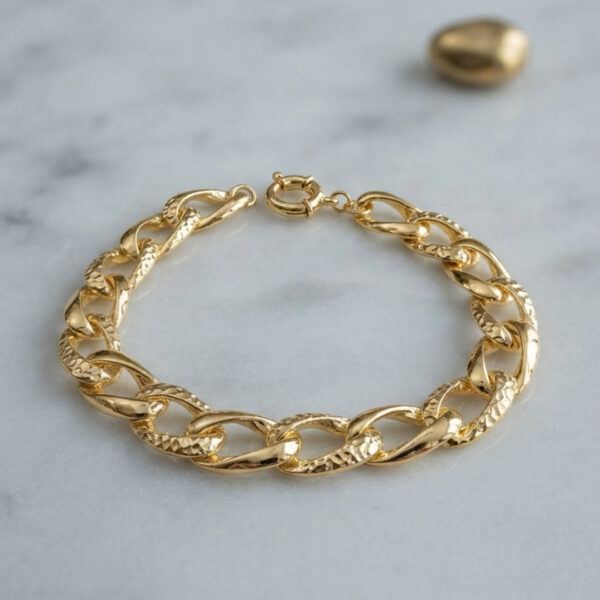 Gold Renk Yıldız İşleme Zincirli Bileklik